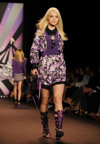 Illustration for article titled Anna Sui: For The Swinging '60s Preppy Schoolgirl Mod In You